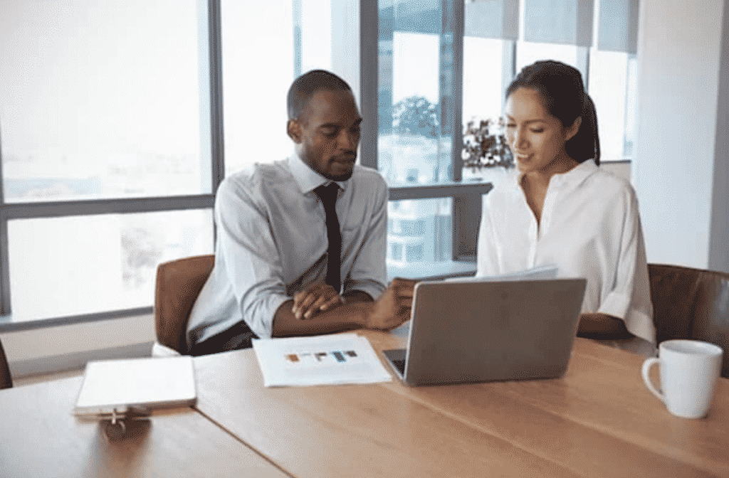 10 Tips to Hire Your Business Law Advisor