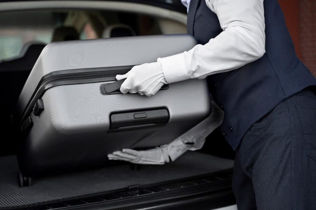 Airport Transportation Guide: How to Choose the Perfect Limo Service for Your Milwaukee Transfer Image 1 of Airport Transportation Guide: How to Choose the Perfect Limo Service for Your Milwaukee Transfer